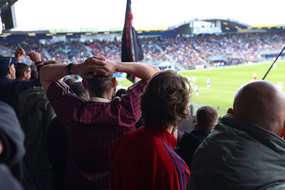 Waar kijken we in hemelsnaam naar? © De Brouwer