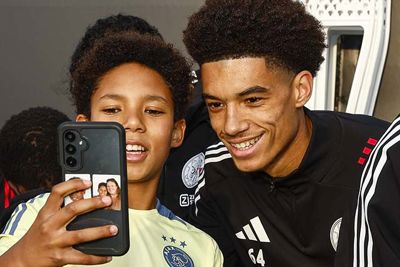 Met de maker van de 2-0 tegen FC Groningen. © Pro Shots