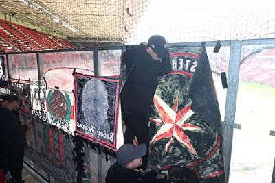 Beetje behangen hier en daar. © De Brouwer