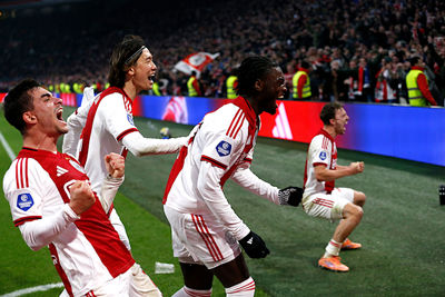 Haha, kijk Regeer. Goed zeg! © De Brouwer