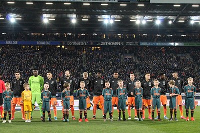 Ha, kijk, daar zijn de spelers! Mooi plaatje. © Ajax Kids Club