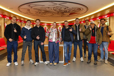Vrolijkheid in de kleedkamer van Ajax! © Pro Shots