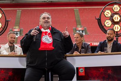 Peter Beense kwam een moppie zingen. © Pro Shots