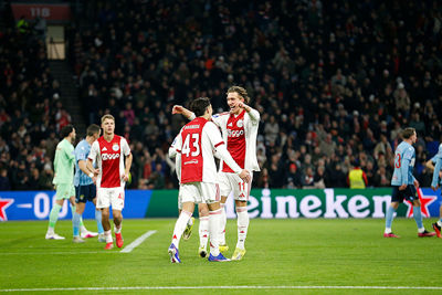 Nog meer blije Belgen, want ook Bounida scoort. © De Brouwer