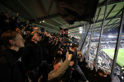 Mooie humor: ‘Ze krijgen voetballes!’ © De Brouwer