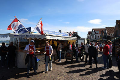 Een visje happen aan de De Dijk. © De Brouwer