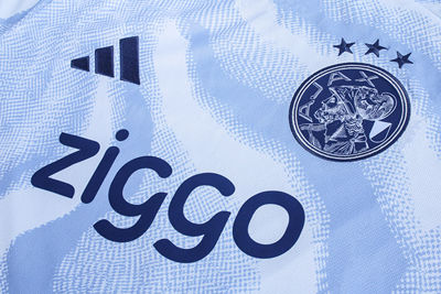 We zien verschillende tinten lichtblauw. © Ajax Life