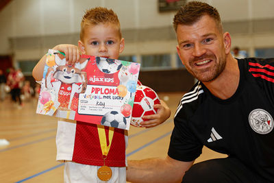 Dat diploma gaat mee naar huis! © Pro Shots