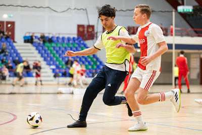 Strijd om de bal. © Pro Shots