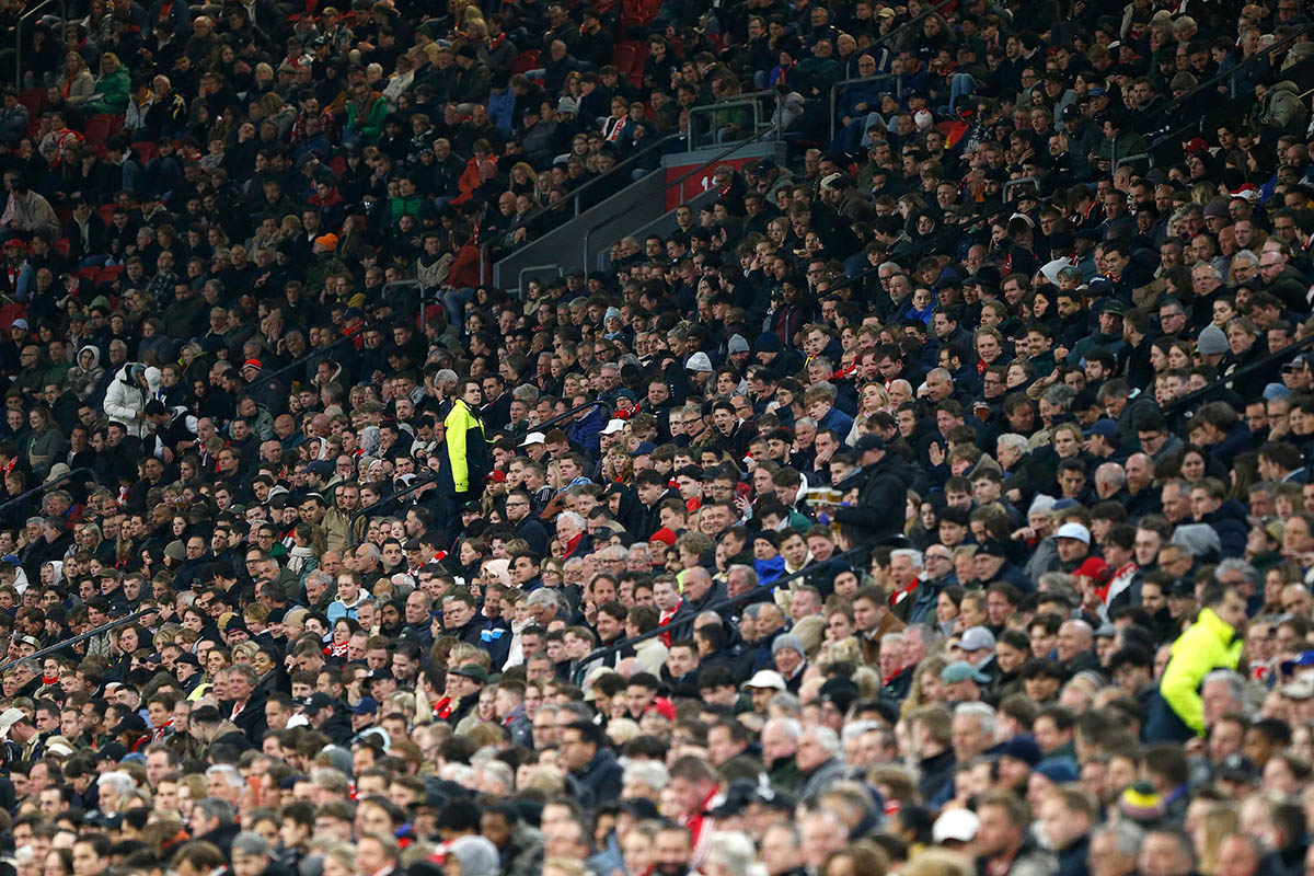 Supporters snakken naar einde seizoen na nieuwe Ajaxzeperd