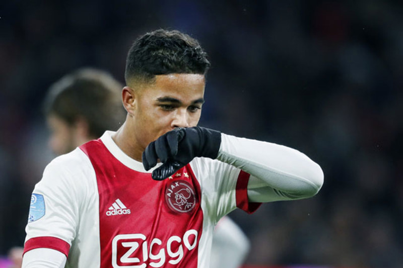 Kluivert Vindt Stap Naar Man Utd Zelf Ook Beetje Te Groot