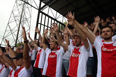 Handen, handen, handen! © De Brouwer