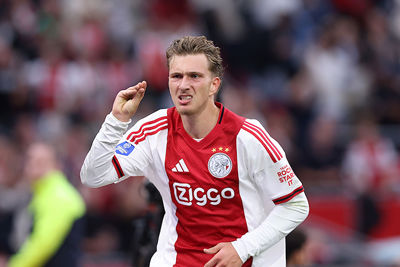 Godts met de – blablabla – tweede Ajaxtreffer. © De Brouwer