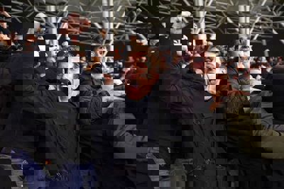 Ajax maakt er zelfs vier. Nou ja! © De Brouwer