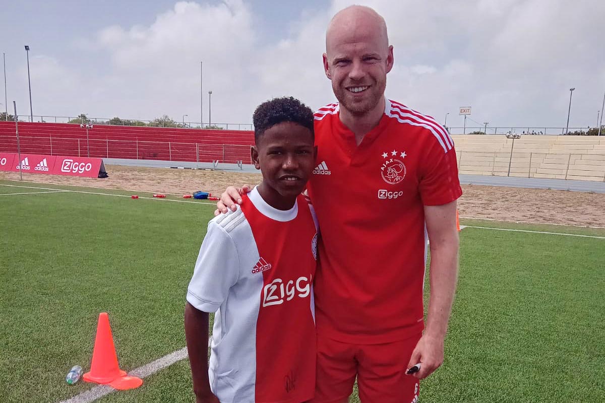 Stijf uitverkocht duel symboliseert populariteit van Ajax op Curaçao