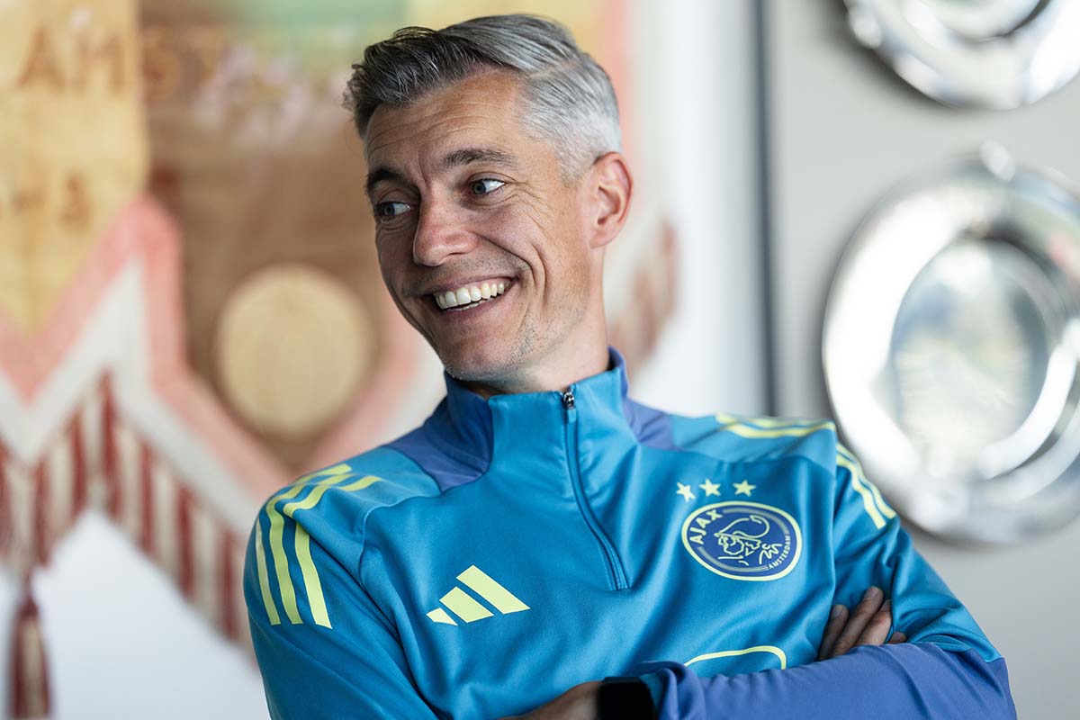 Jong Ajaxtrainer Weijs: ‘We hebben een leergierige groep’