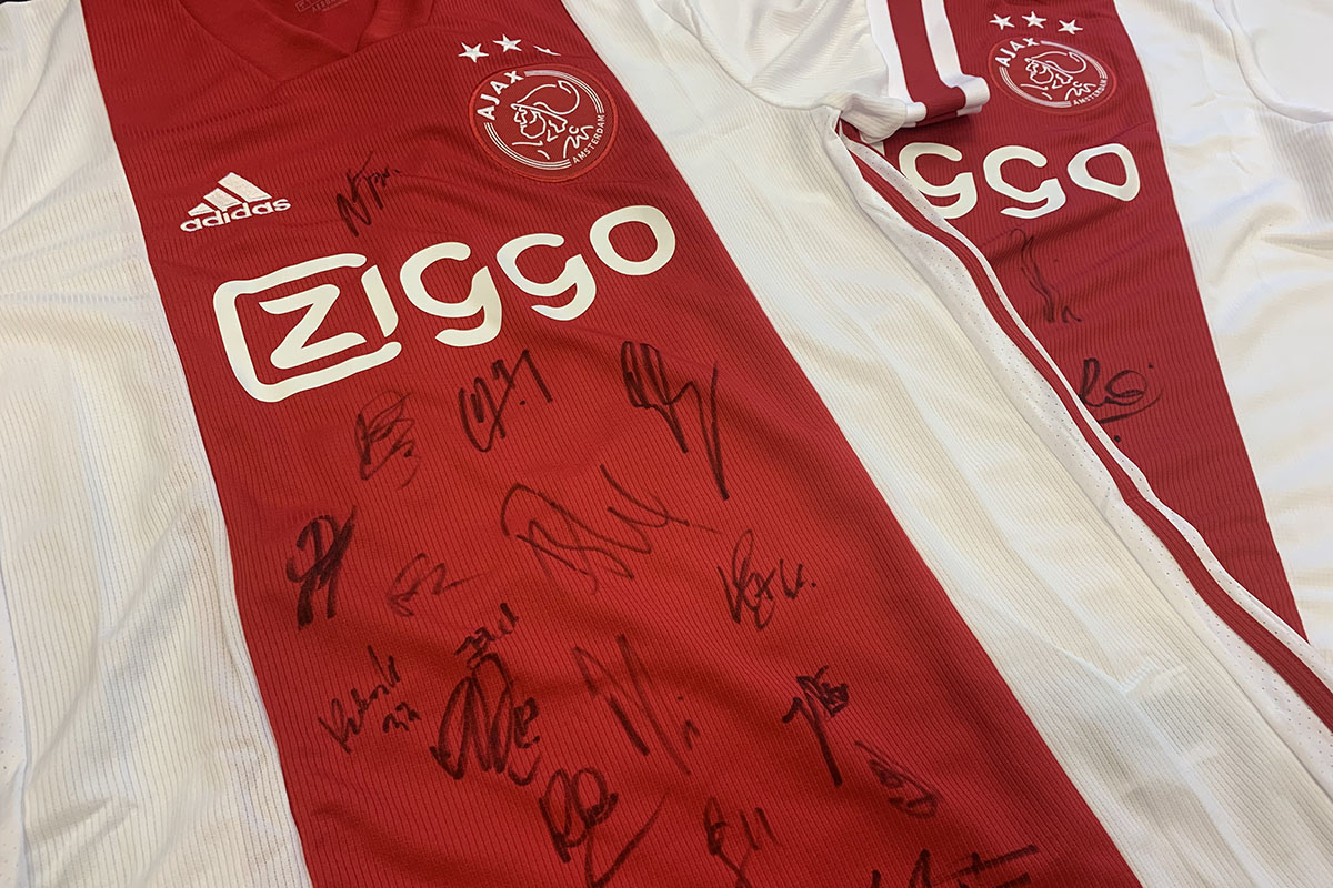 Gesigneerd Shirt 1200