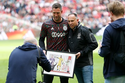 Maarten droeg 311 keer het keepersshirt van Ajax. Hulde! © De Brouwer