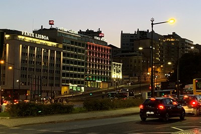Na een Marley-bus in Istanbul, kiest Ajax er in Lissabon voor om dit gebouw op te leuken. © Ajax Life