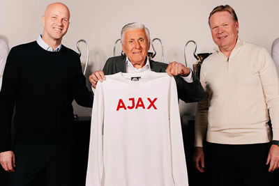 Een mooi klassiek shirt zoals Swart het ooit droeg. © AFC Ajax