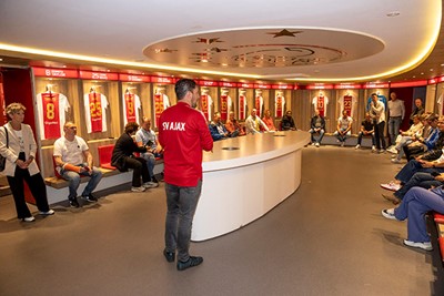 Het hoogtepunt van de dag volgt in de kleedkamer van Ajax. © Pro Shots