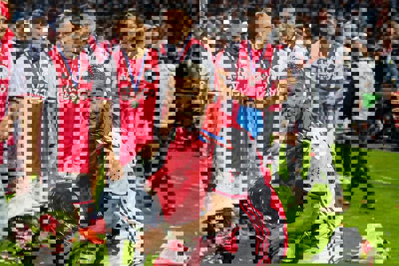 vragenvuur-ziyech-1200