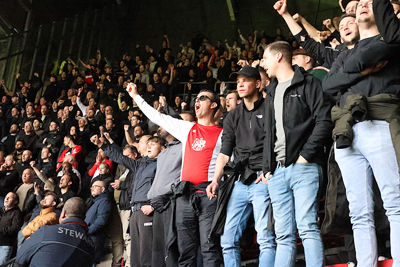 Of we nog op de banken staan? Oh, jazeker. © De Brouwer