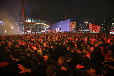 De entrada voor de aftrap is ronduit indrukwekkend. © De Brouwer