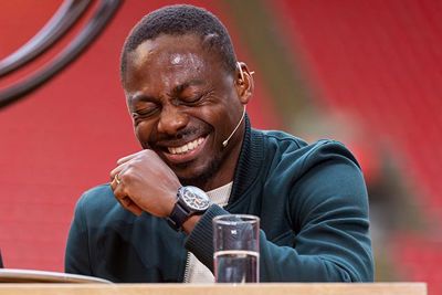 Derde ster reporter Eyong Enoh had zichtbaar pret. © Pro Shots