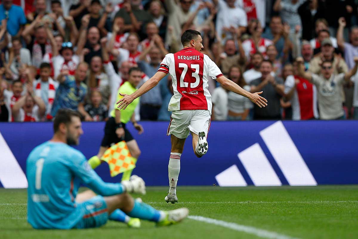 Hier is het fotoverslag van Ajax - Heracles!