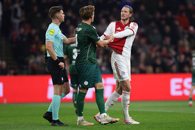 We zien Weghorst al weer snel gefrustreerd doen. © De Brouwer