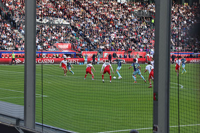 De Ajacieden proberen nog wat te forceren, maar dat lukt niet. © De Brouwer