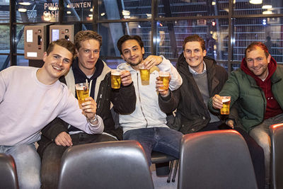 Biertje erbij, niks mis mee! © Pro Shots