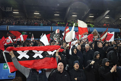 Vlagvertoon. We houden ervan. © De Brouwer