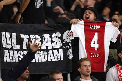 Een emotioneel moment voor veel supporters. © De Brouwer