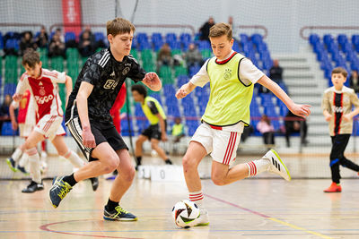 Wie is er als eerste bij de bal? © Pro Shots