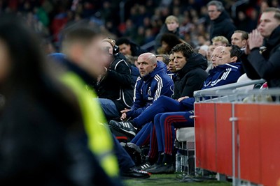 De laatste minuten van Schreuder op de bank als trainer van Ajax. © De Brouwer