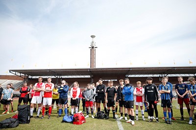 Onze stoere deelnemers namens Ajax Jonge Schare. © De Brouwer
