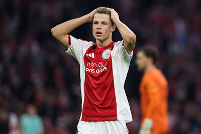 Ajax is de kluts na rust helemaal kwijt. Steur snapt er niks van. © De Brouwer