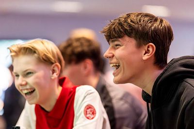 Onderling is altijd ruimte voor mooie pret. © Pro Shots