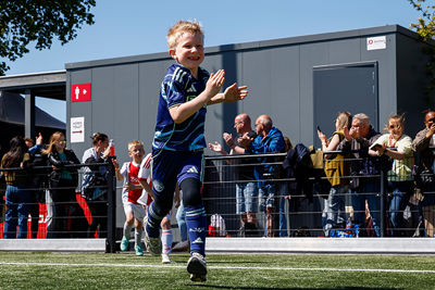 Kijk die dikke lach eens! © Pro Shots