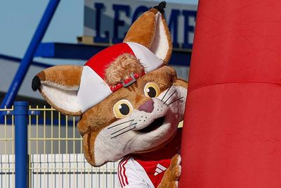 Kijk eens wie daar om de hoek komt kijken. © Pro Shots