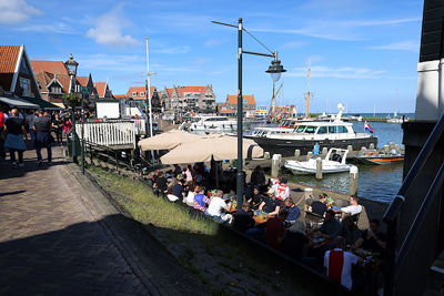 Op naar Volendam voor een thuiswedstrijd. © De Brouwer