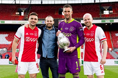 2020/21: Dit thuisshirt konden we op de redactie prima waarderen! © AFC Ajax