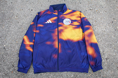 En van de andere kant! Daar is gabbertje! © Ajax Life