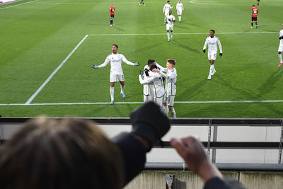 Samen juichen. We zien het graag. © De Brouwer