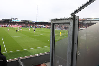 Hier rechts staat – als het goed is – een doel. © De Brouwer