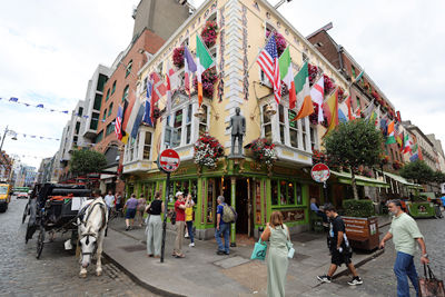 Je struikelt in Dublin sowieso over de meer dan 750 pubs. © De Brouwer