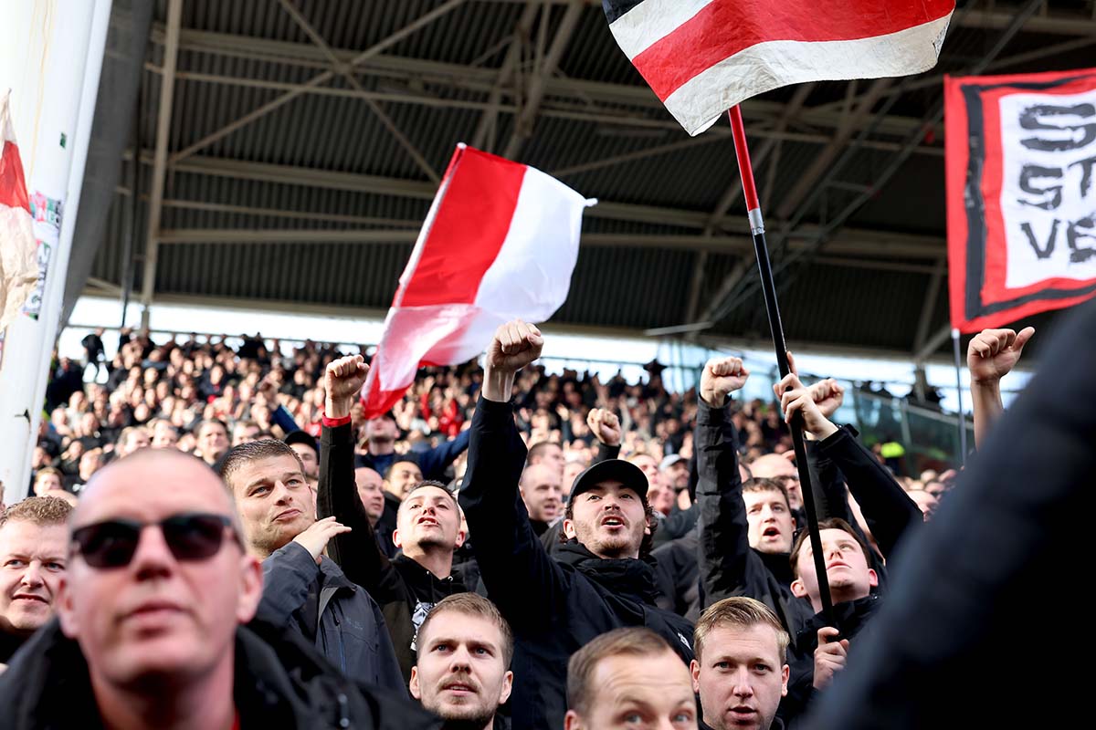 Koffie en koek in uitvak hoogtepunten van FC Utrecht - Ajax