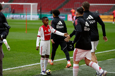 Kaarsrecht staan. Mooi plaatje. © De Brouwer